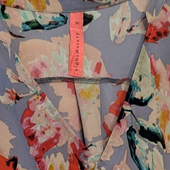 Floral surplice blouse - Picture 3 of 3